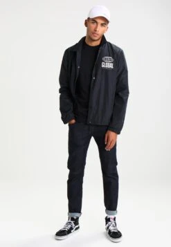 Vans Left Chest Logo - T-Shirt Basique - Black -Tenue Sport Homme Magasin 13dadfb0aa4445e6a22a0ca0a2340582