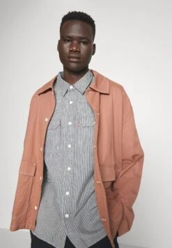 Classic Worker - Chemise - T3 Mt Washington Hic 11 Classic Worker - Chemise - T3 Mt Washington Hic -Tenue Sport Homme Magasin 2f724bb9a41248e39e08431a1c794641