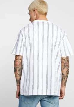 URBAN CLASSICS Heavy Oversized Stripe Tee - T-Shirt Imprimé - White/Navy -Tenue Sport Homme Magasin 469abb27807c4a93adb44dfe49f79d56