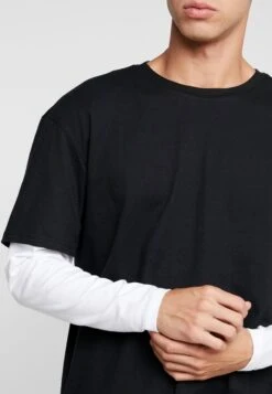URBAN CLASSICS Oversized Shaped Double Layer Tee - T-Shirt À Manches Longues - Black/White -Tenue Sport Homme Magasin 4ebd94ef14c64fcba32a04fa088a78c0