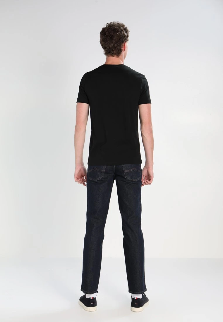 Lacoste T-Shirt Basique - Black 5 Lacoste T-Shirt Basique - Black – Image 3