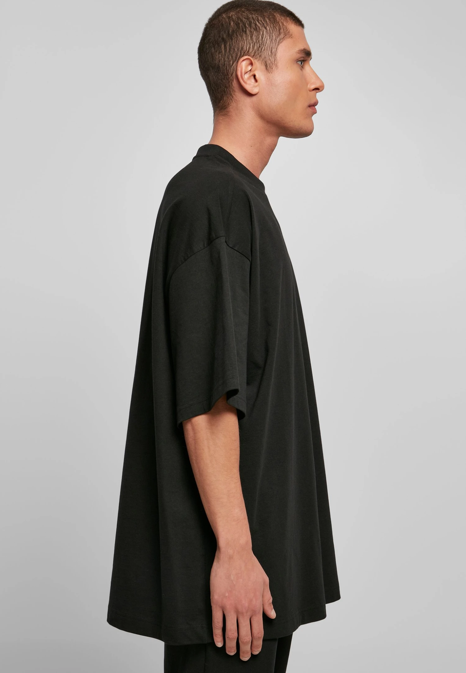 URBAN CLASSICS Huge - T-Shirt Basique - Black 6 URBAN CLASSICS Huge - T-Shirt Basique - Black – Image 4