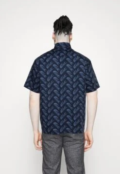 Lacoste Chemise - Navy Blue/Ethereal 10 Lacoste Chemise - Navy Blue/Ethereal -Tenue Sport Homme Magasin d5e09a2715a340fd99bcc364dc5f5f3e