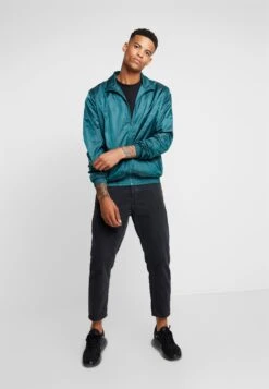 URBAN CLASSICS Veste De Survêtement - Veste De Survêtement -Tenue Sport Homme Magasin e1efc3f1dc07441eb6ed2e2e82a3f0fc