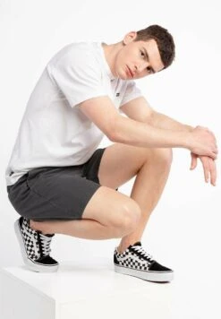 Vans Short - Grey -Tenue Sport Homme Magasin f13926af71f54163bdef65bf5e3750da